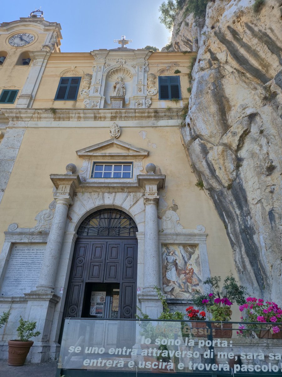 rosaliasfave's tweet photo. Sanctuary of Santa Rosalia🌹 https://t.co/VzSvhZBdan