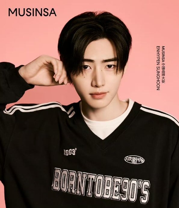 enhapopbase's tweet photo. Musinsa entered the Chinese market last year and set a goal to expand its stores in China to more than 10 this year and secure 100 stores by 2030.

The company is planning to increase brand awareness by appointing SUNGHOON of ENHYPEN as the official ambassador for Musinsa China.

🔗:https://t.co/rPqp3E1qsy