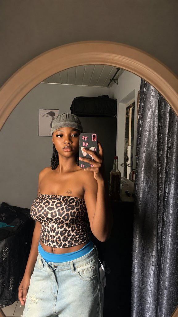 SlimAnnie5's tweet photo. 🧜🏽‍♀️🌸 https://t.co/8sjxcKux26