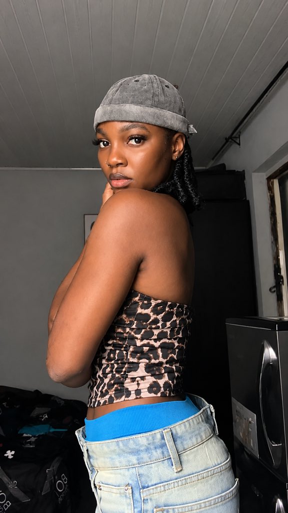 SlimAnnie5's tweet photo. 🧜🏽‍♀️🌸 https://t.co/8sjxcKux26
