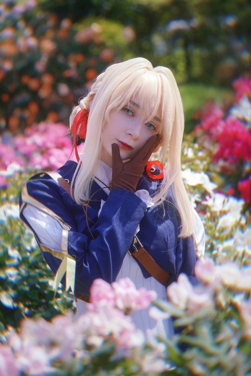 Crazy_Mikanchik's tweet photo. コスプレ
　ヴァオレット・エヴァーガーデン

　　『 薔薇』

@mirn_camera 
#ヴァイオレットエヴァーガーデン
#コスプレイヤーさんと繋がりたい
#violetevergarden #コスプレ https://t.co/dLSwaYXj62