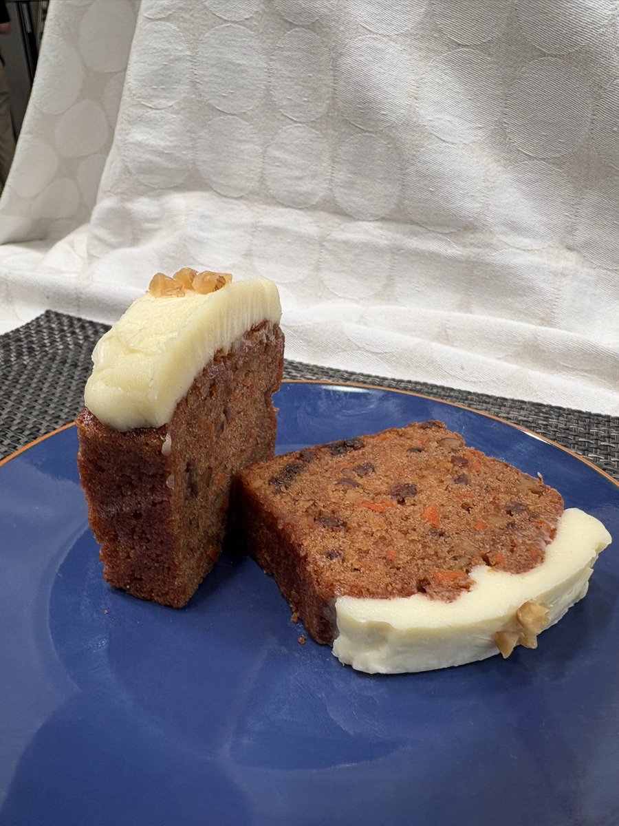 FBC_PR's tweet photo. 6/1（月）#おじゃまっテレ「4時のおやつ」

「キャロットケーキ」500円

千切りとすりおろしのニンジンで
食感と甘みが◎

【ナルカ】
あわら市大溝3丁目2-21 https://t.co/yJer5dZ8XI