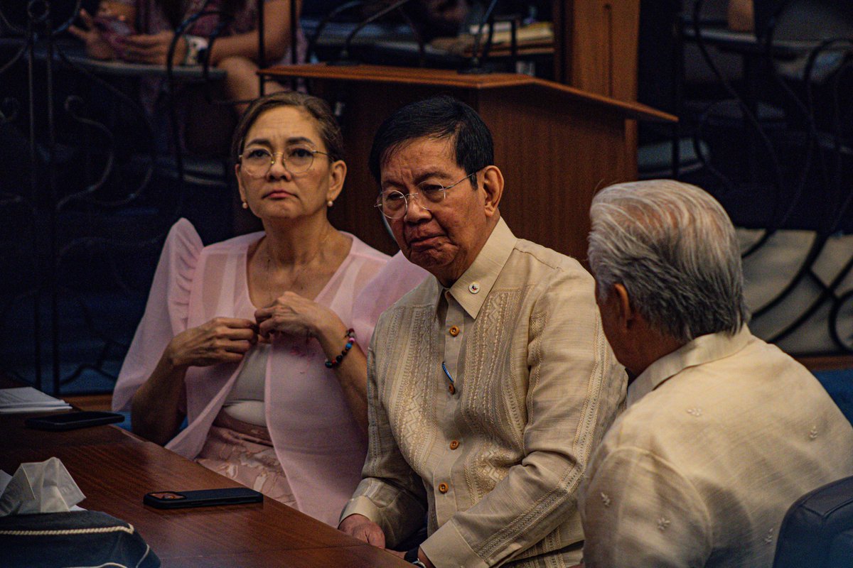 PhilstarNews's tweet photo. WALA PA RING MAJORITY

The Senate plenary session, which was supposed to start at 5 p.m., has yet to begin as only members of the minority bloc are present.

The majority bloc has not yet taken its seats in the chamber as of 5:40 p.m., amid developments involving Sen. Jinggoy Estrada’s arrest and Sen. Ronald “Bato” dela Rosa’s continued absence from public view.

The delay has fueled questions on social media on whether the session will proceed today.

📸 Philstar/Ian Laqui