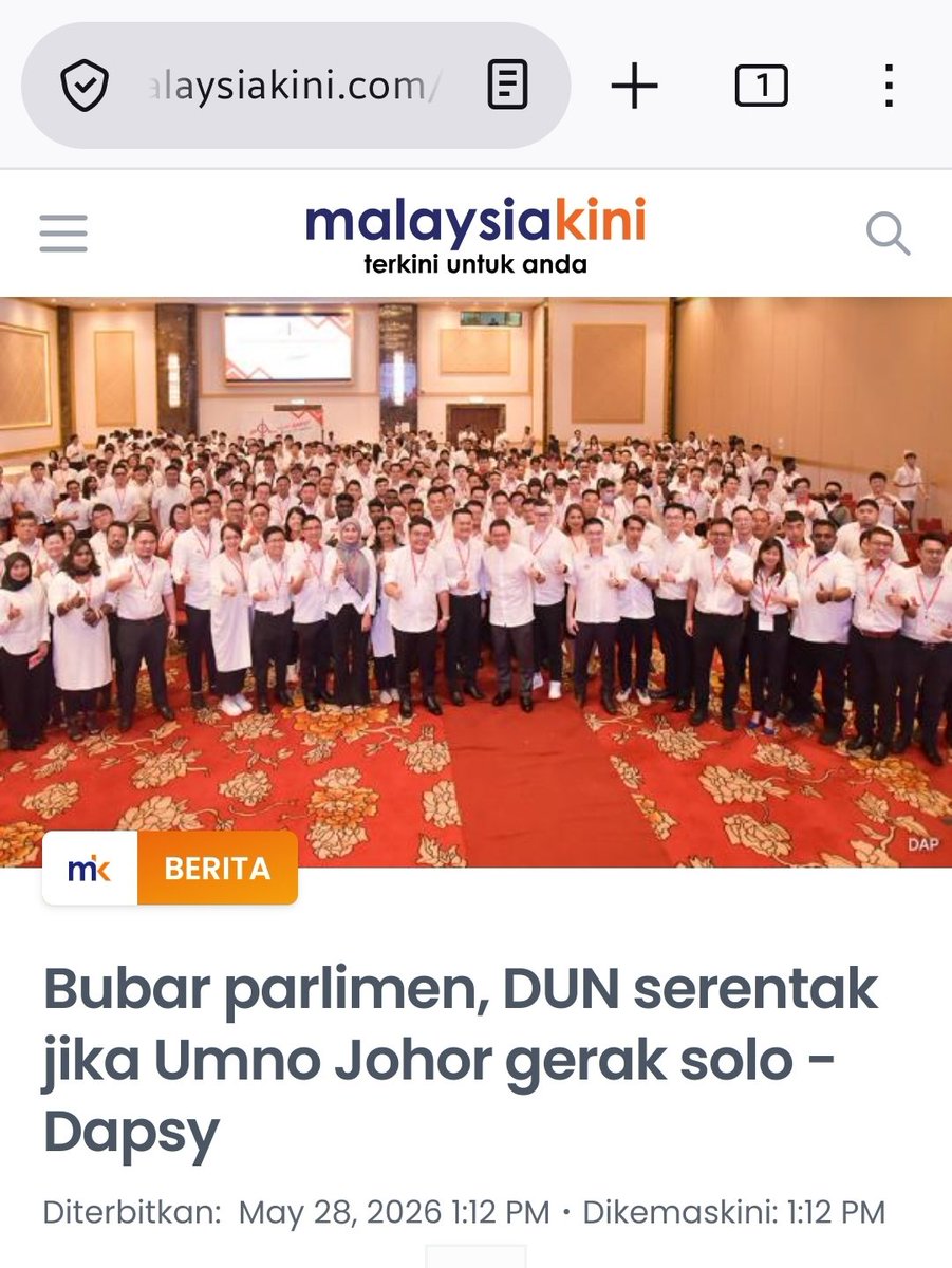 ismet_ulam's tweet photo. Yg pasti,

1. BN Johor kekal bergerak solo.

2. DAP kekal kaki kencing.

🤣🤣🤣 https://t.co/kRo5Ly8wyE