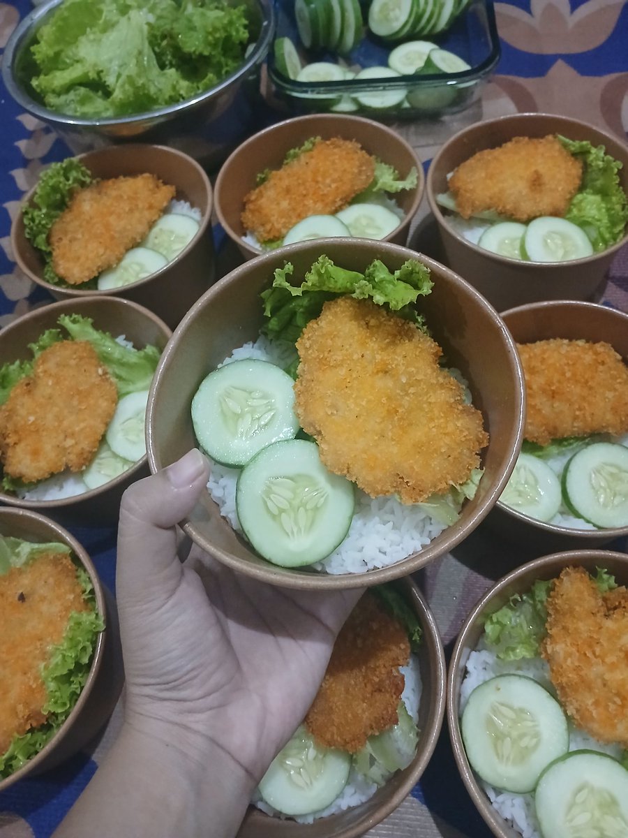 toodumbtodai's tweet photo. HELP RT ‼️
twitter please do your magic🙏

halo semuanya, aku sedang rawat jalan nenekku yang sakit, aku perlu uang banyak selama melakukan perawatan🥹🙏

aku jual nasi serba 10.000 barangkali kakak2nya yg mau pesen/berbagi 🥹🙏 https://t.co/zMg6FmLPqM