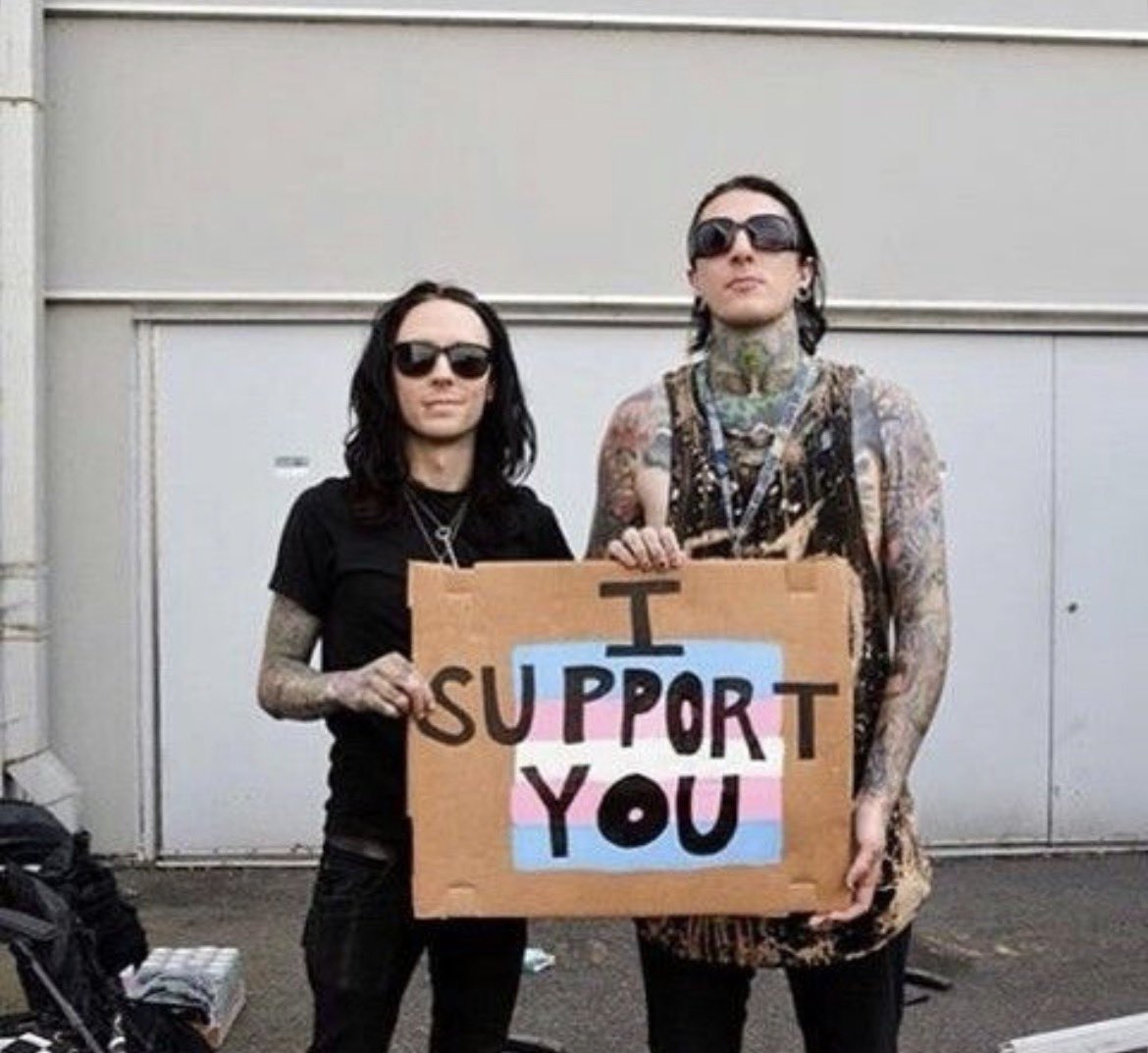 AbigailH6562's tweet photo. GOOD MORNING AND HAPPY PRIDE MONTH!! Remember you are so loved, ignore the homophobes!! Have a great month!! 🏳️‍🌈🏳️‍⚧️ https://t.co/KvZiKjGIAM