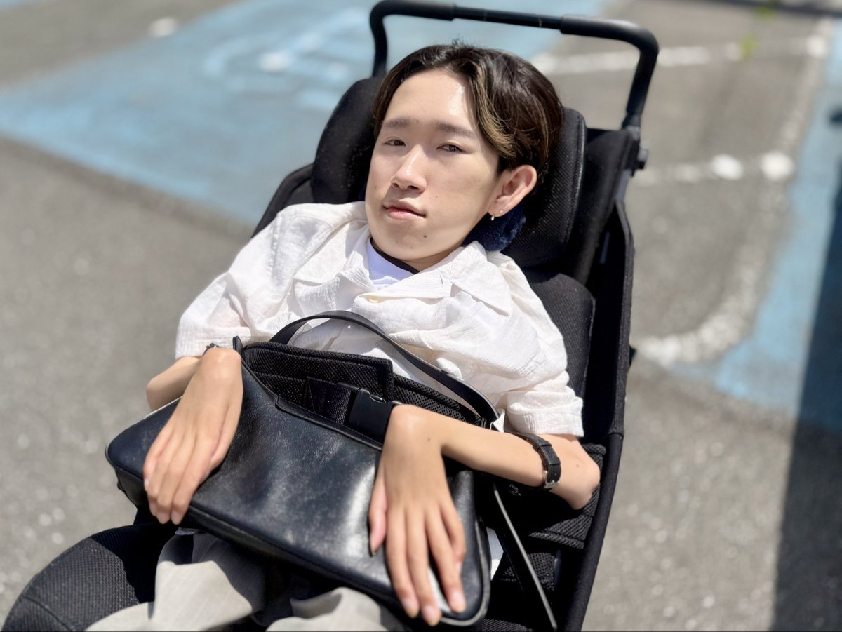 netakee_'s tweet photo. 23年間、寝たきりの僕。

上半期の最後となる6月が始まった

今月の目標は''フォロワー様300人''を突破することだ

引き続き、今月も当事者的な視点で福祉や介護のリアルを発信していきます！

そして、悔いのないように結果を出したい！

今月も皆さん、よろしくお願いします！！☺️ https://t.co/o7lAQhmF4b