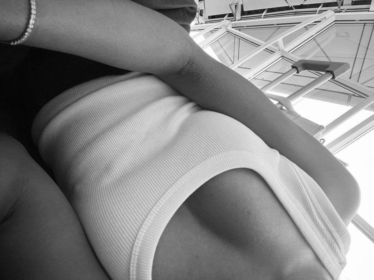 sumnoodz's tweet photo. titty is tittying today https://t.co/ZkqC8aI6ri