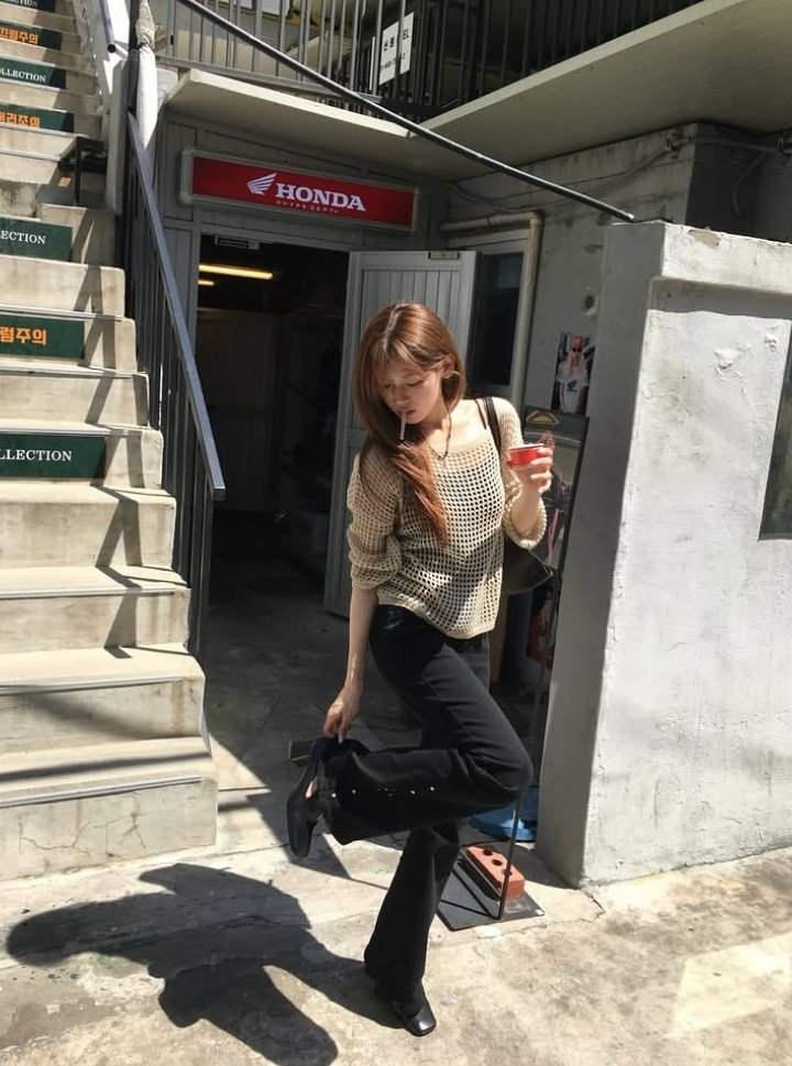 yoosilver's tweet photo. Hey lover!  #고은 #KOEUN #letsgoeunn https://t.co/69tvPYXBQP