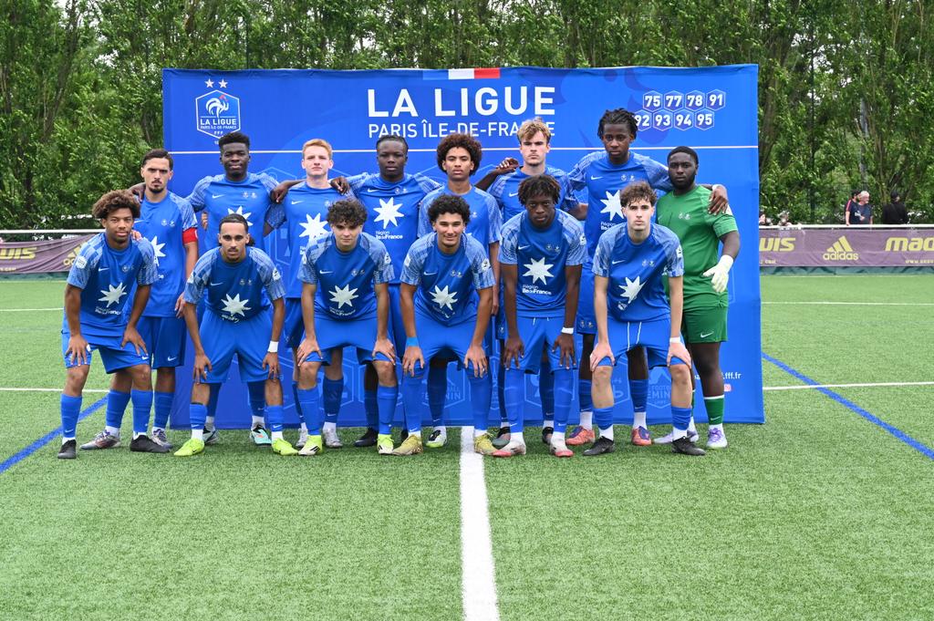 LPIFF75's tweet photo. Le FC Versailles 78 rencontrait le Paris 13 Atletico lors de la finale U20 de la Coupe de Paris Crédit Mutuel IDF ce dimanche à Bonneuil-sur-Marne. https://t.co/zemebTpt30