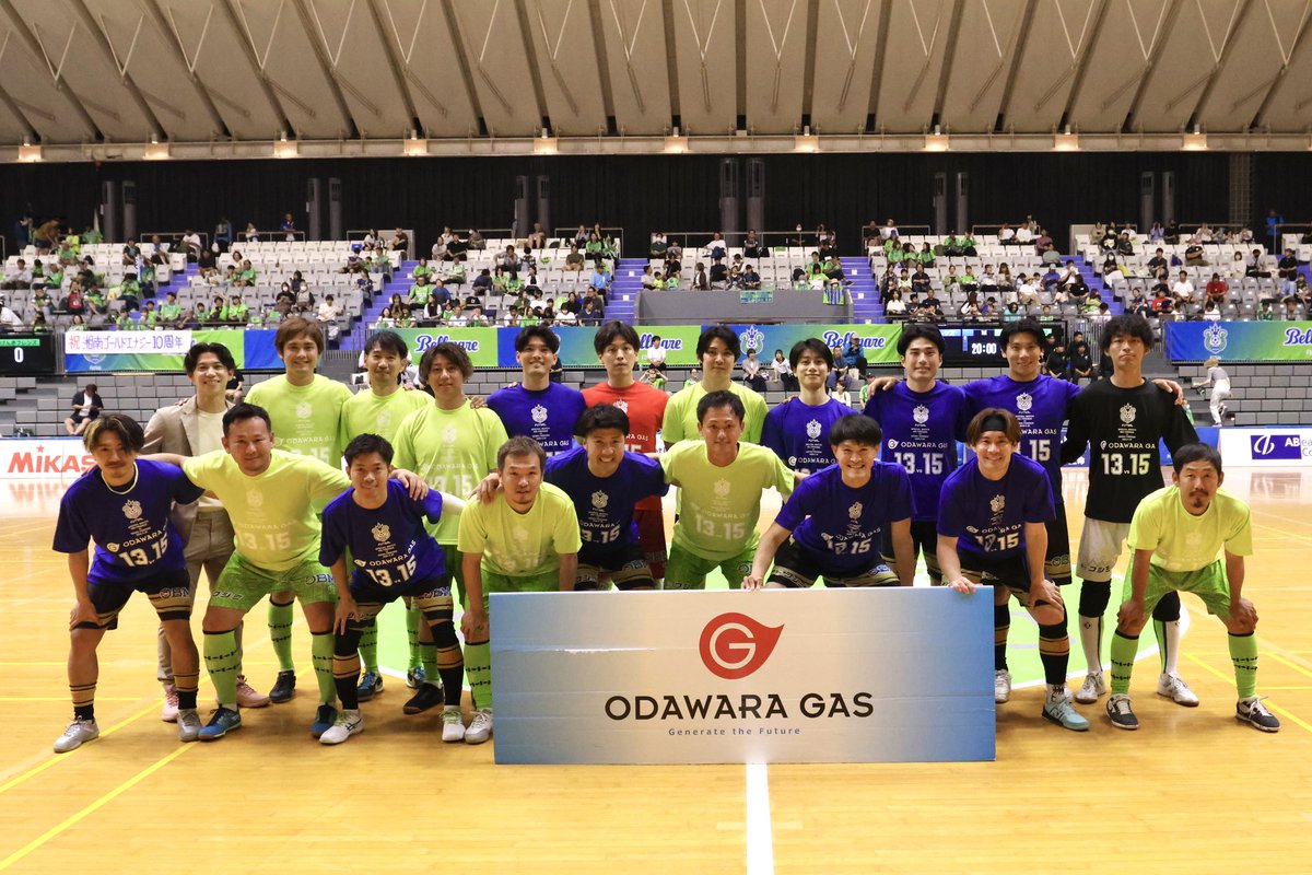 reisato13's tweet photo. #小田原ガス スペシャルデー⚽️🙌
れいフレンズvs元気フレンズ🔥

小田原ガスブースも、
エキシビジョンマッチも盛り上がって嬉しかったです👏👏👏

豪華すぎるメンバーの皆さんと一緒にプレー出来て最高に楽しかった✌️

カズも元気だった🤝

たくさんのご来場ありがとうございました！！

#bellmare_F https://t.co/wRTzTEKXdX