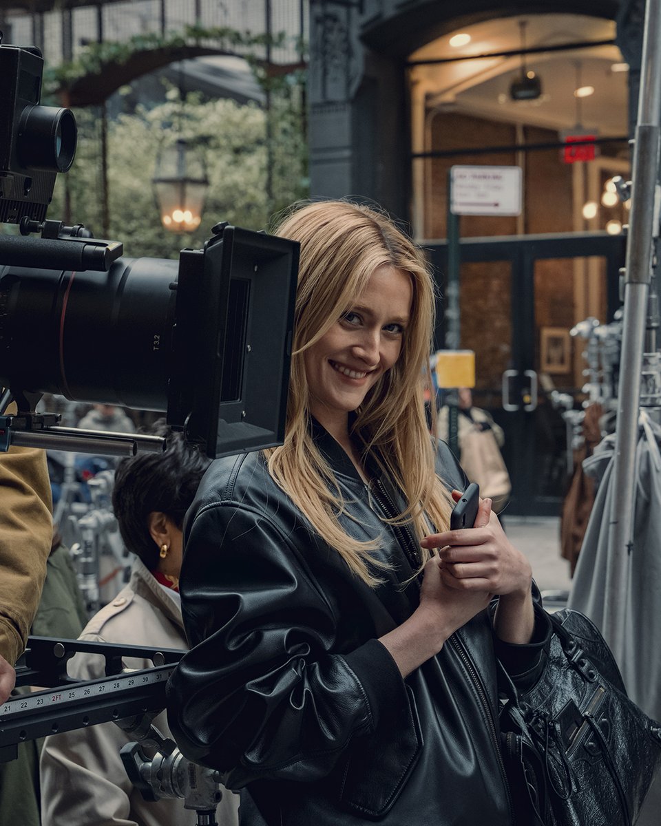 KeringGroup's tweet photo. Kering presents Balenciaga’s “A New York Minute” campaign.

Directed by Oscar-nominated filmmaker Celine Song and starring acclaimed actor Sarah Pidgeon, “A New York Minute” marks the first time the two women have worked together and their first collaboration with Balenciaga. https://t.co/VXcqMzO9YA