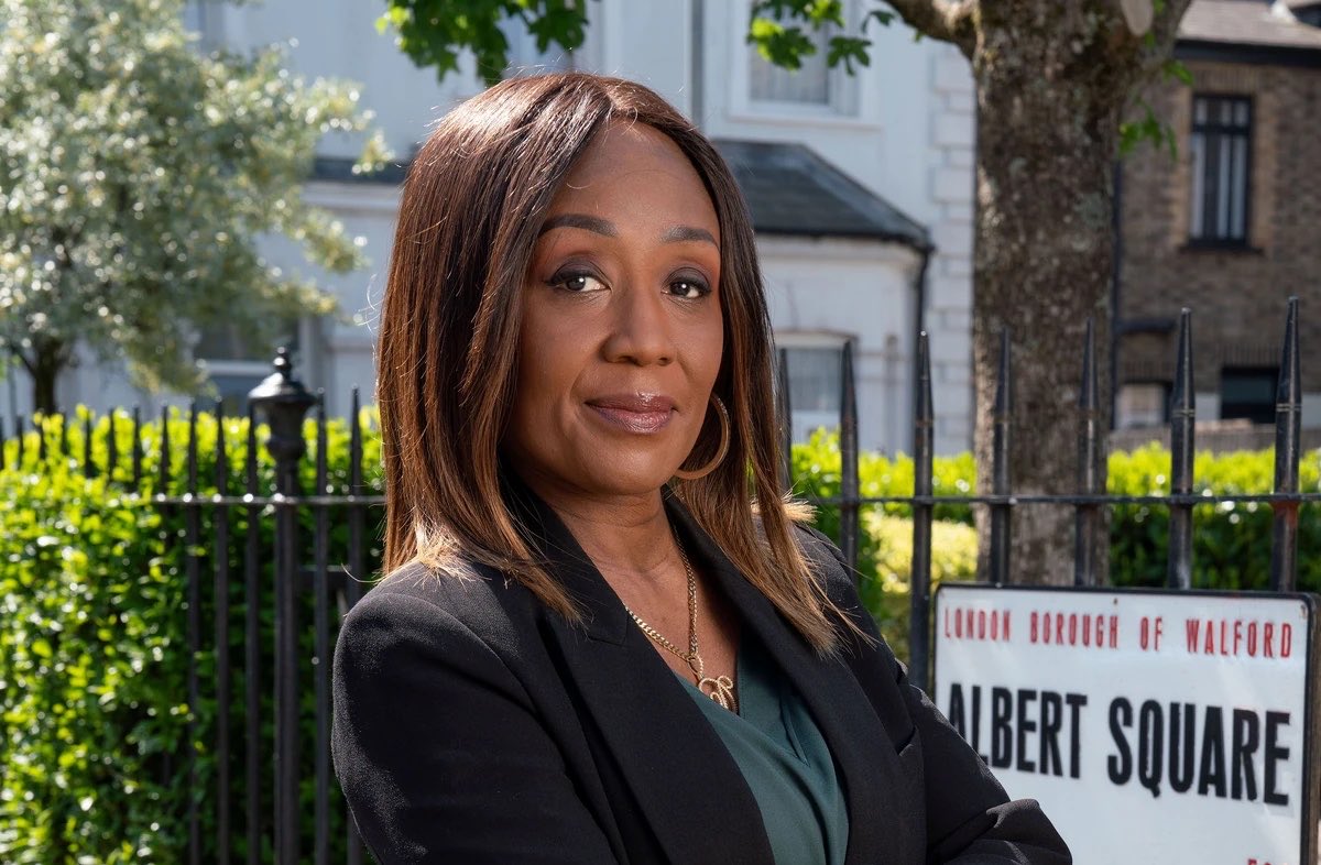 startturntable's tweet photo. Give this woman an MBE for christ’s sake #eastenders https://t.co/uqJeAZD6S7