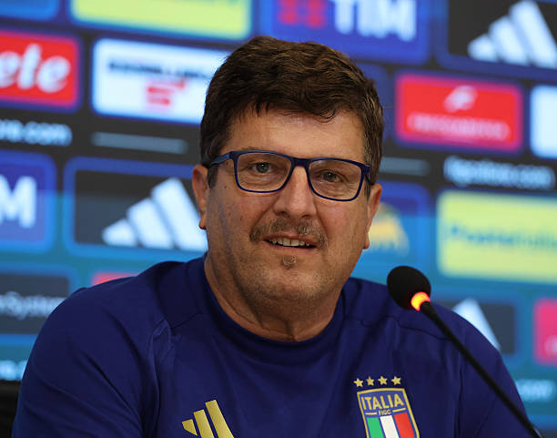 RSharmzz's tweet photo. Not sure why Silvio Baldini's press conference has not gone viral.

The most honest and refreshing presser by an Italian NT Coach

“We’re not at 3 World Cups in a row because in the crooks are in control of Italian football" https://t.co/YS9HkPlZVa