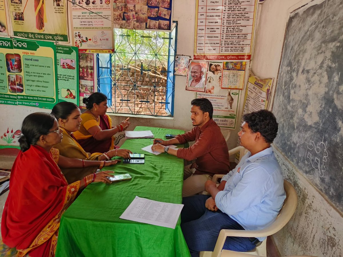 bdopuintala's tweet photo. Distribution of enumeration form by BLOs &amp; supervision of SIR activities in Atgaon &amp; Duspur GP by AEROs.
@ECISVEEP @OdishaCeo @CollectorBgr https://t.co/fqLUPDAjU3