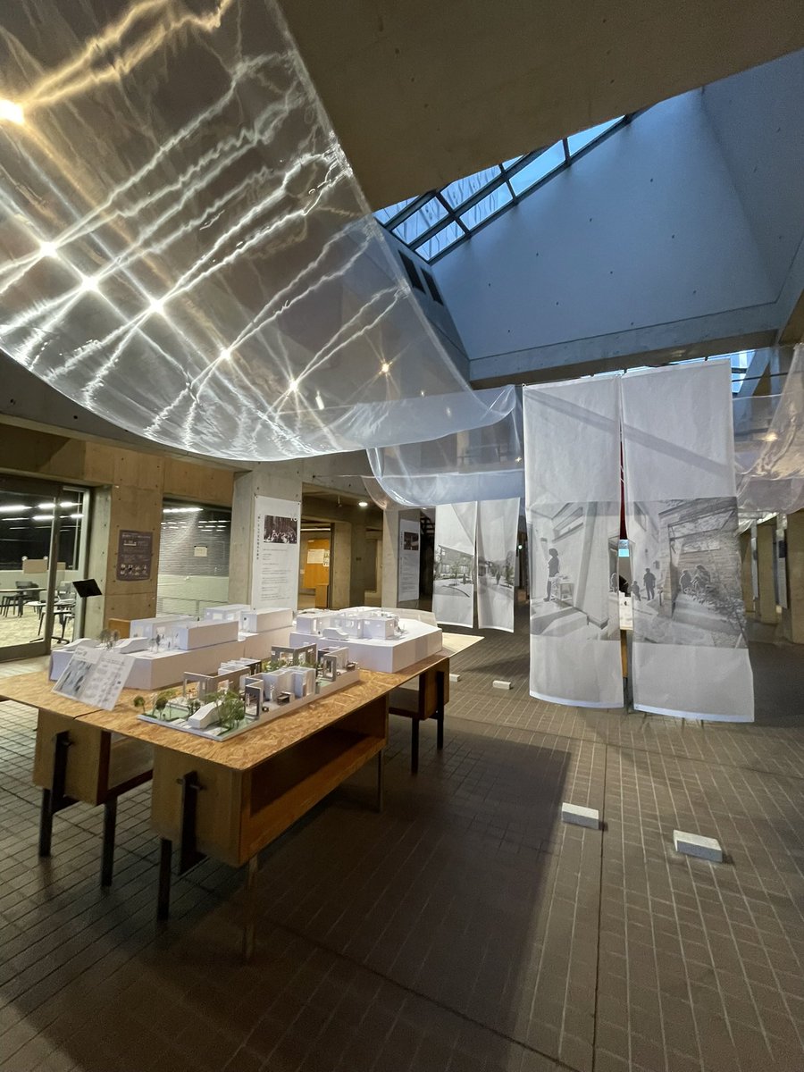 SYL_students's tweet photo. さて週末は、早稲田大学後藤研主催の「際展」に行ってきましたよ👀

山村先生はもちろん、後藤研のみなさま、関係者の方々、素晴らしい展示を見させていただきました！

アイデアの引き出しが、また豊かになりました✨

#際展
#ランドスケープ
#早大理工 
#西早稲田 https://t.co/mPCrW5BMDy