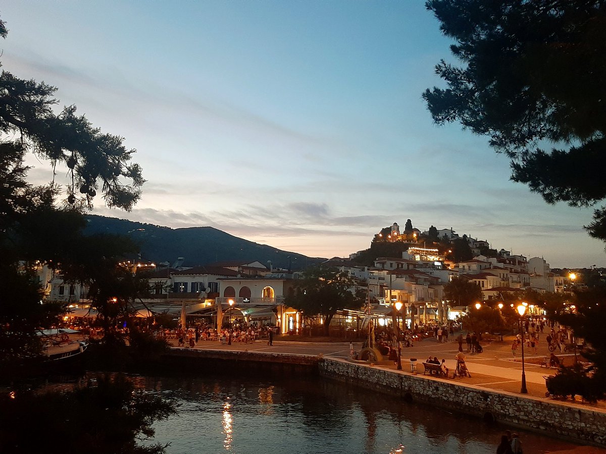 MMysteria's tweet photo. Evening in Skiathos Old Port 🇬🇷
#Skiathos #Greece https://t.co/gwCcBl3FRl