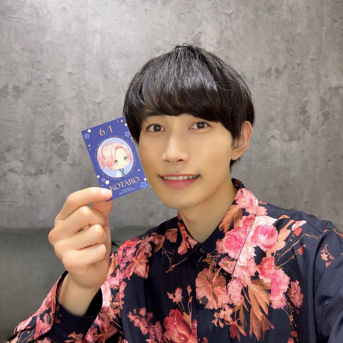 oka_nobuaki's tweet photo. 由井孝太郎さん
お誕生日おめでとうございます🎂

舞台版であなたを演じることができて僕はとても幸せです

烏滸がましいかもしれないけれど
あなたと出逢わせてもらった
この奇跡に感謝しております

７月の公演も頑張ります！
これからもよろしくお願いします✨
#HappyBirthday由井孝太郎
#スタマイ https://t.co/bK9gzSu8wt