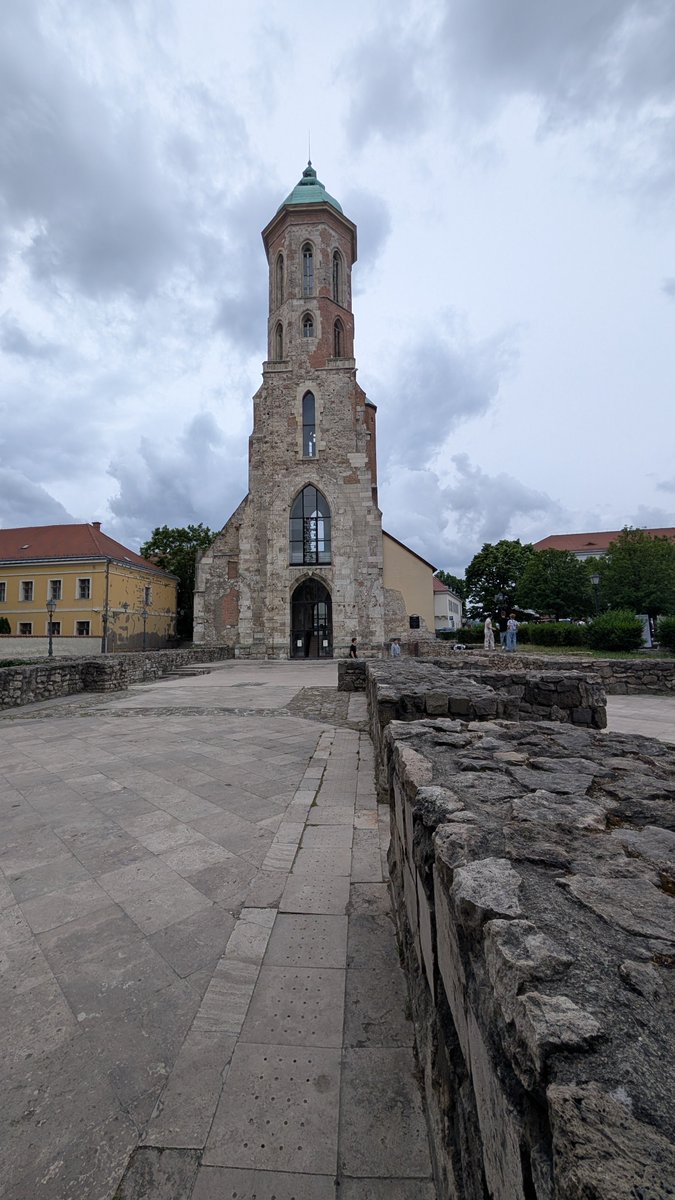 JasonStewart74's tweet photo. Buda tower. Remains of 13th century gothic church of Mary Magdalena, destroyed in WWII https://t.co/weQfLOGHiz
