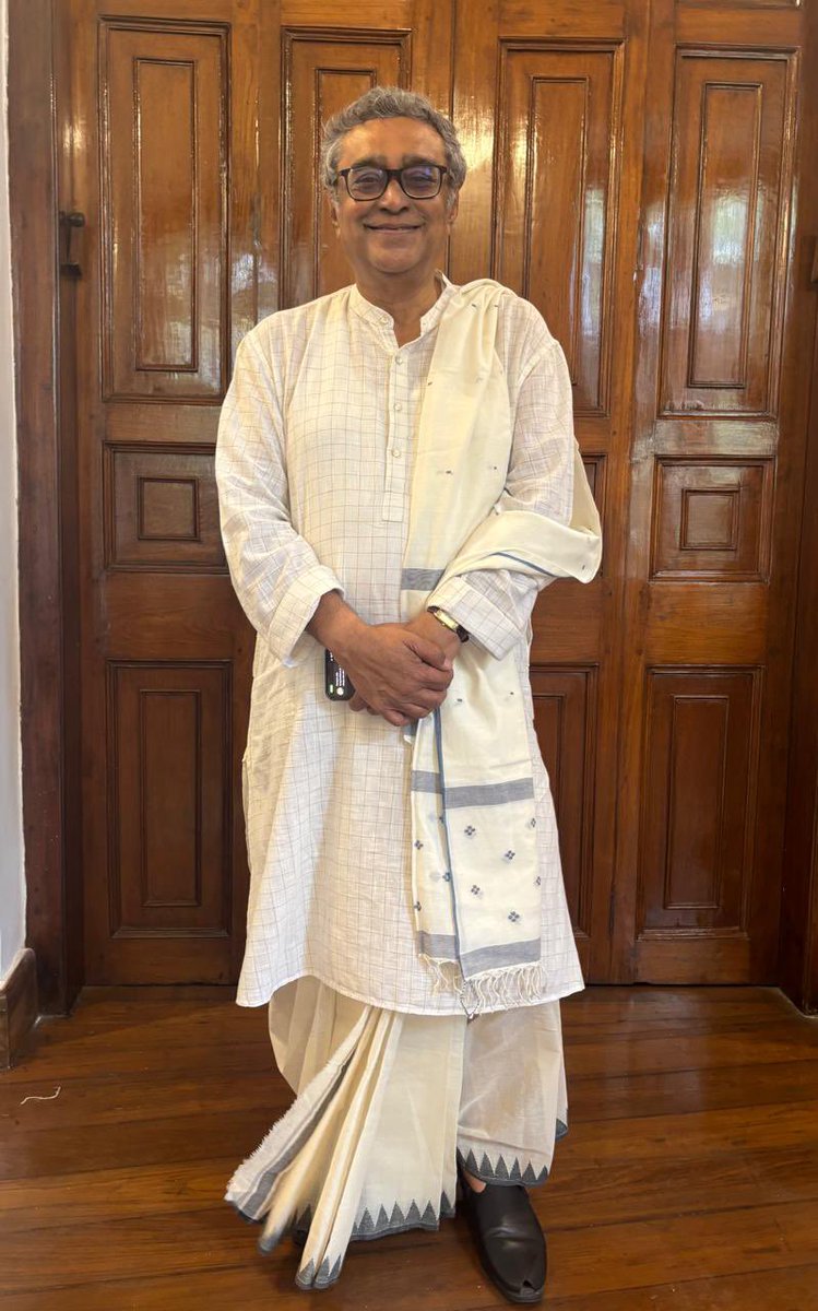 Swapan Dasgupta tweet media