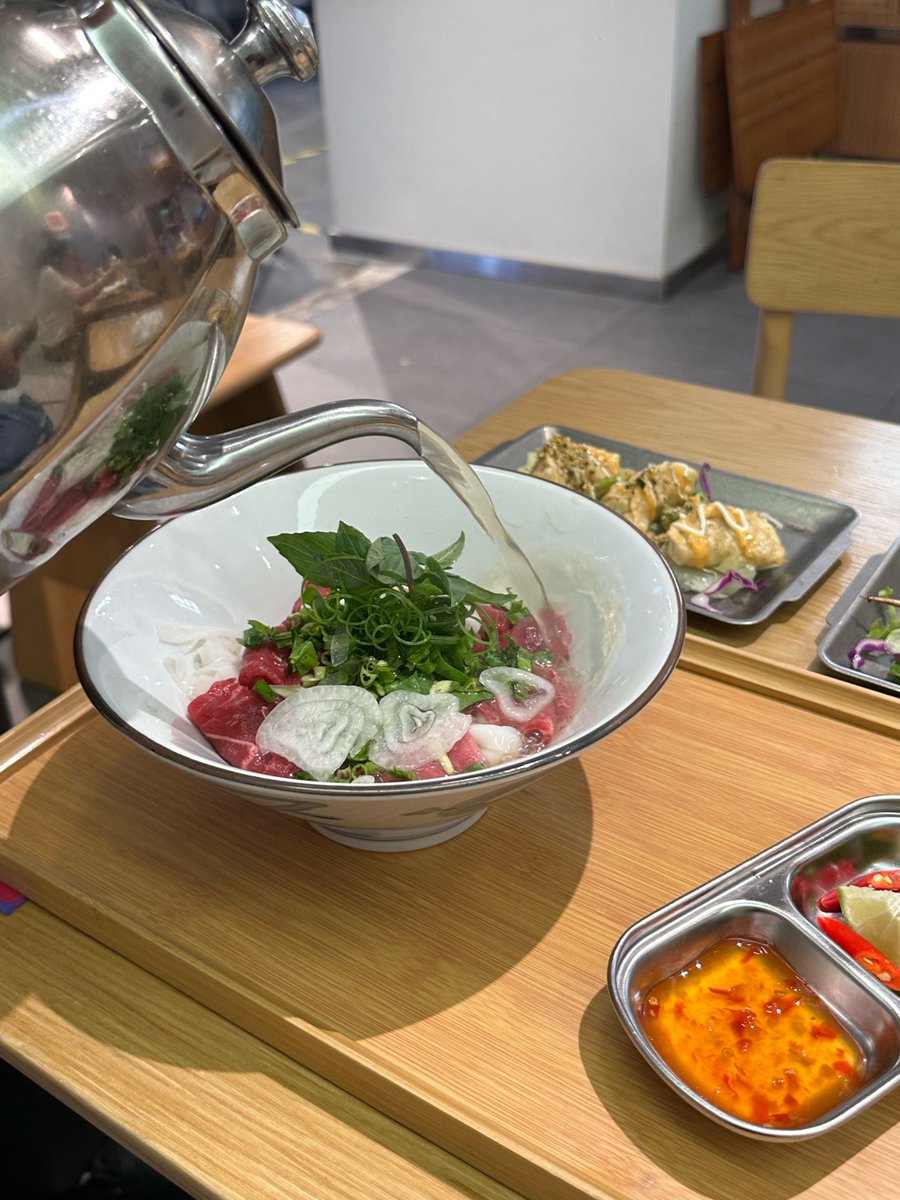 subrow071's tweet photo. Craving warm Vietnamese pho tonight! Slow-simmered beef broth, fresh herbs, rice noodles, and tender slices of beef—perfect for a cozy rainy night. https://t.co/4g808paE9k
