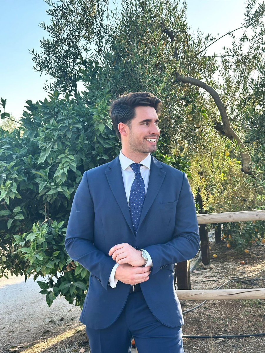 TrajesGuzman's tweet photo. La elegancia se reconoce en los detalles

Manu volvió a confiar en Trajes Guzmán para acompañarle en una ocasión especial, luciendo un traje que refleja equilibrio, personalidad y una elegancia natural que nunca pasa desapercibida.

https://t.co/16LbK74foa https://t.co/tu46pb62yg
