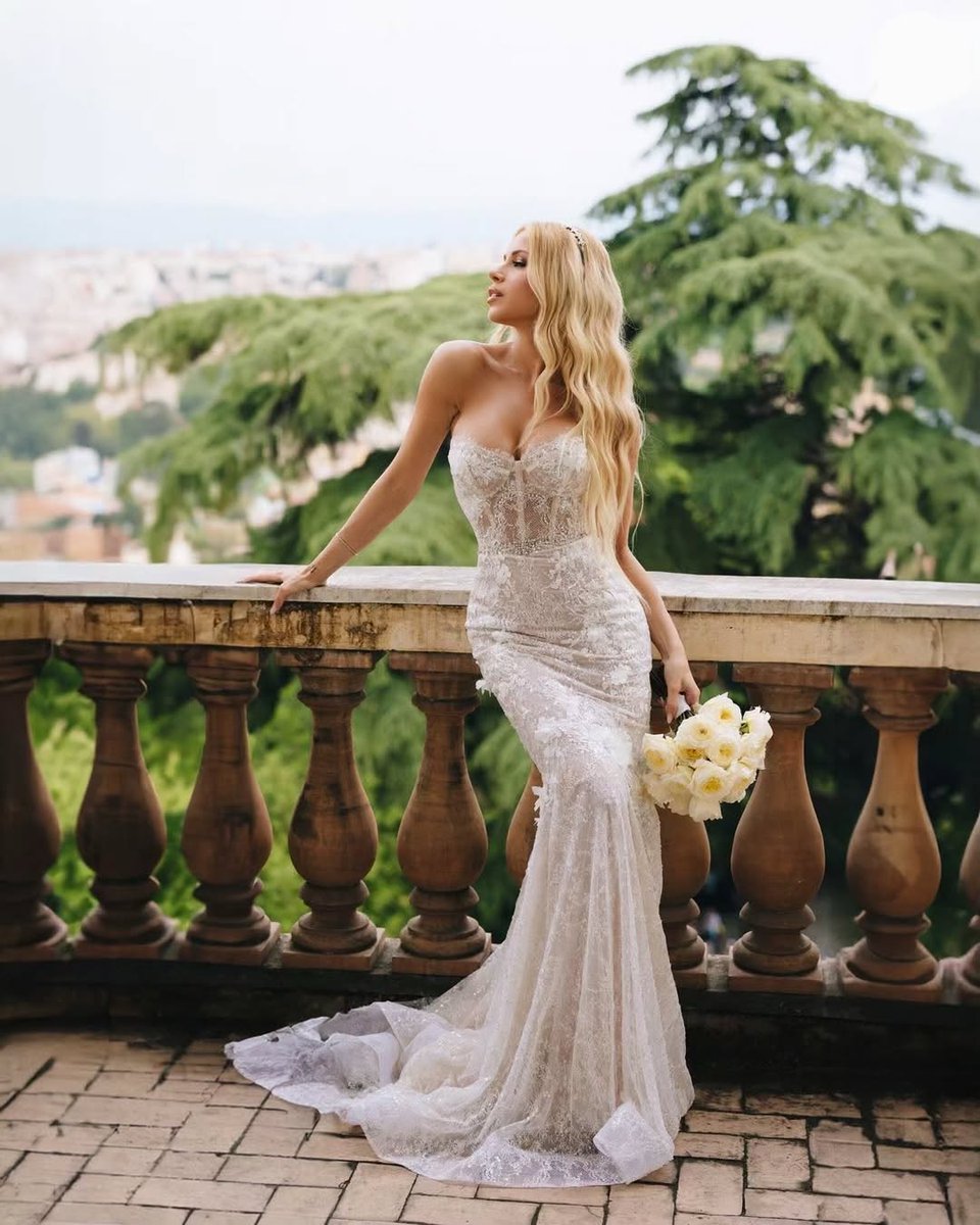 bertaprivee's tweet photo. Thinking about  in PRIVÉE on her wedding day🫶🤍 https://t.co/b7YrrsbChq