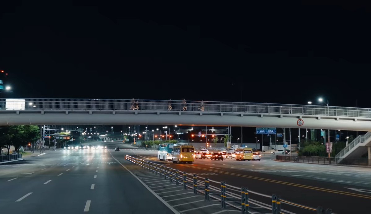 zsyjn24s's tweet photo. insane cinematography 🥶
city shoot https://t.co/LuQCtOoYhP