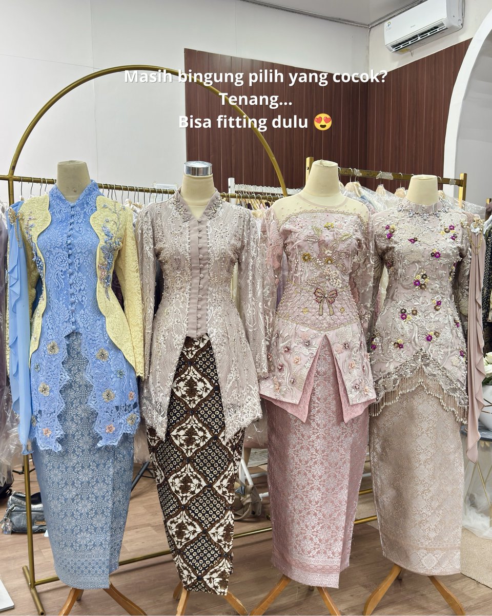 Jogjastudent's tweet photo. Kalau wisudamu sudah dekat, jangan asal pilih kebaya.
✨ Banyak model terbaru
✨ Bisa fitting dulu
✨ Harga mulai 100 ribuan
✨ Bikin hasil foto makin elegan
Karena wisuda cuma sekali, fotonya bakal dilihat berkali-kali. 
@floo_attire 
📍Sewa kebaya jogja (floo_attire)
Concat https://t.co/tXuM6EOdFA