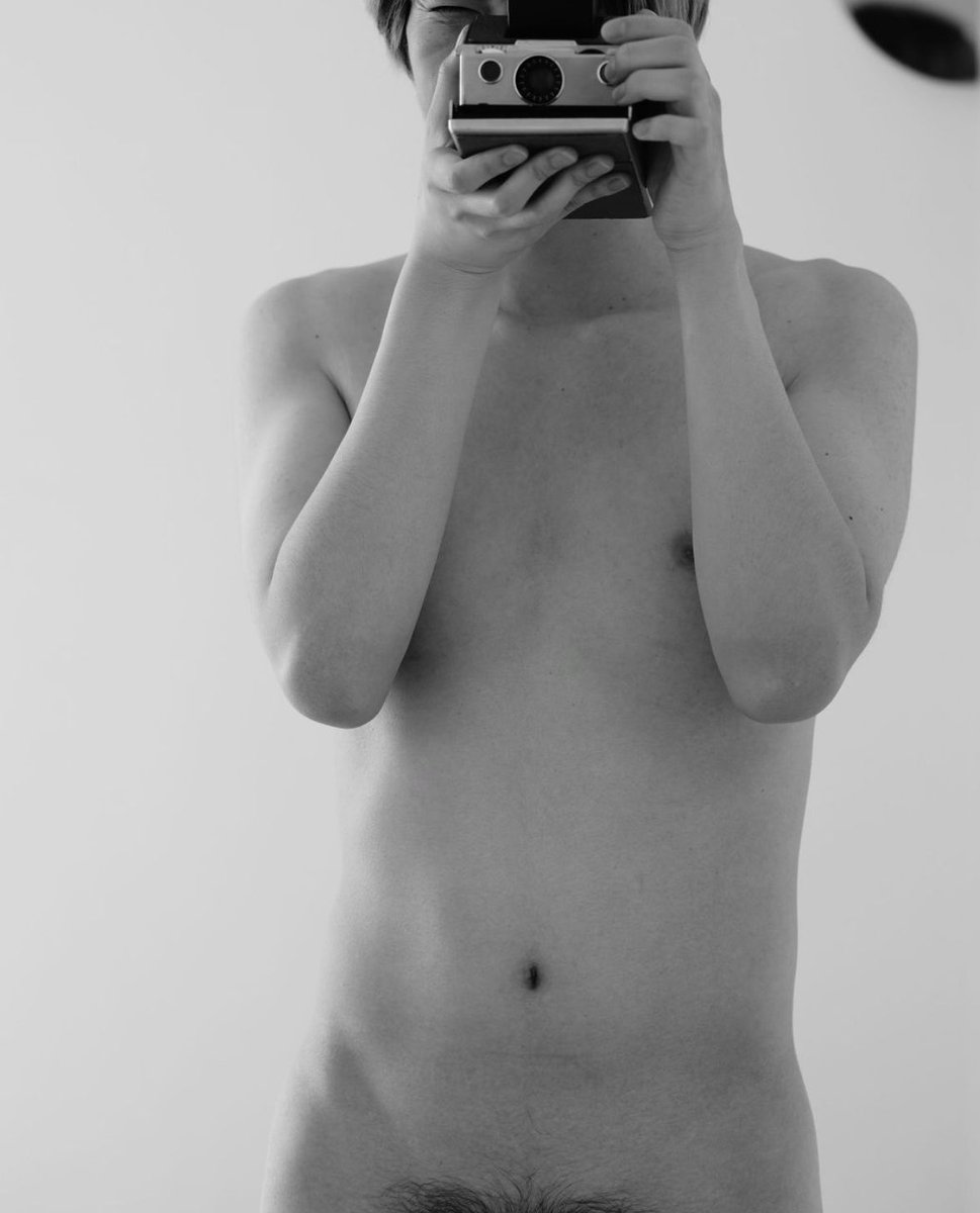 ao_artmodel's tweet photo. アオと申します。この度、秘密(?)のアートモデル用アカウントを開設しました．

普通のモデル業をしてきましたが、裏で、アートモデルをはじめてみました！

デッサン・アート制作・イベントなど、カメラ・撮影無しなら脱ぎます(笑)。なんでもご相談ください。

よろしくお願いいたします。 https://t.co/6y57i1Gsvb