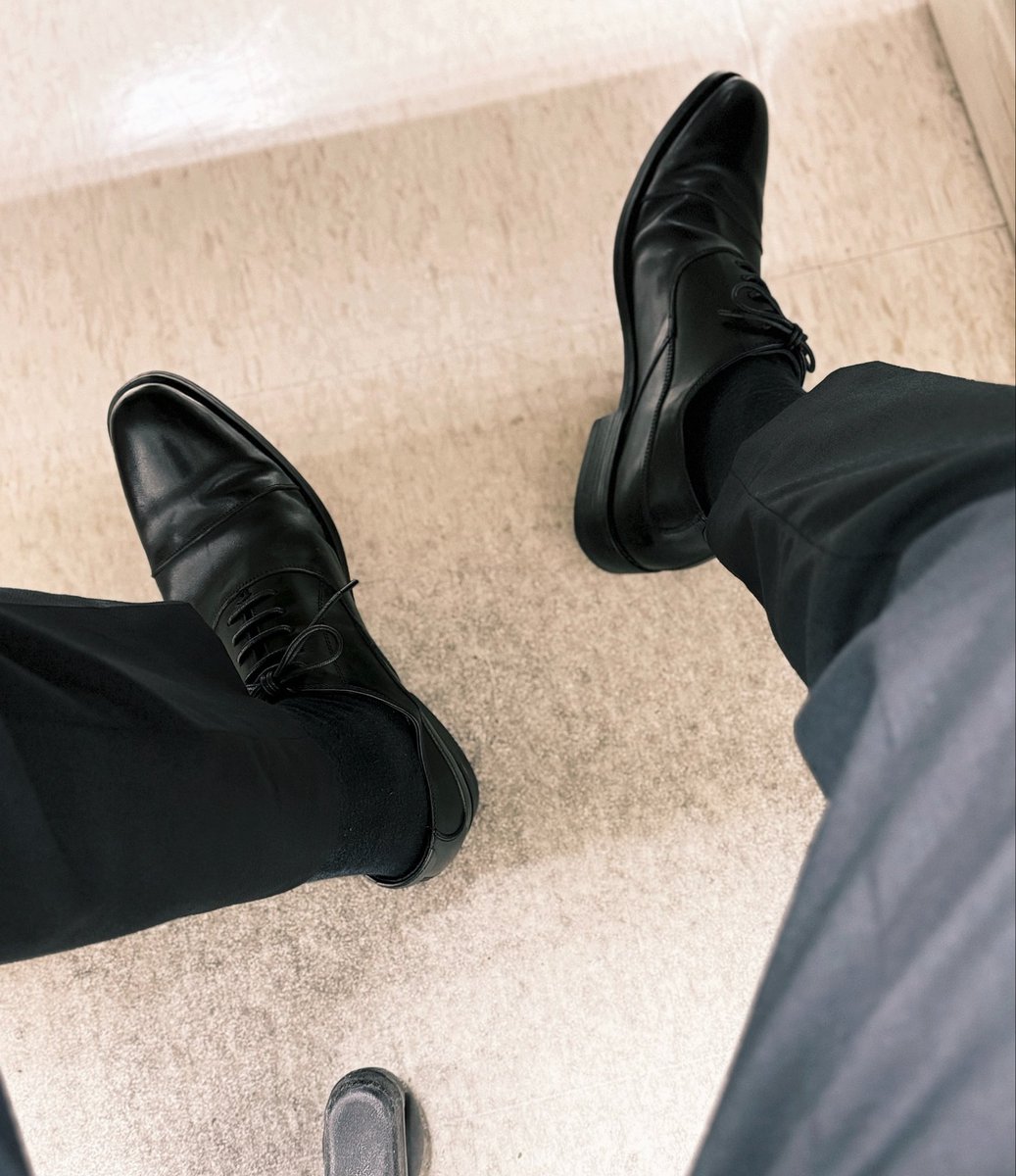 lockermanisme's tweet photo. 無論開車或走路都憋到不行
每天早上都要瑪卡跟鋅錠
還有不同指令限時完成🥵

已鎖四天、未射七天

#suit #西裝 https://t.co/UYAmArUolL