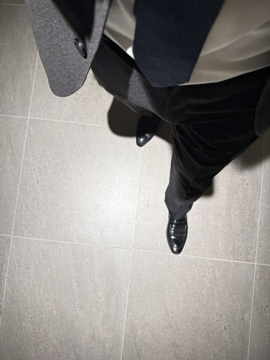 lockermanisme's tweet photo. 無論開車或走路都憋到不行
每天早上都要瑪卡跟鋅錠
還有不同指令限時完成🥵

已鎖四天、未射七天

#suit #西裝 https://t.co/UYAmArUolL