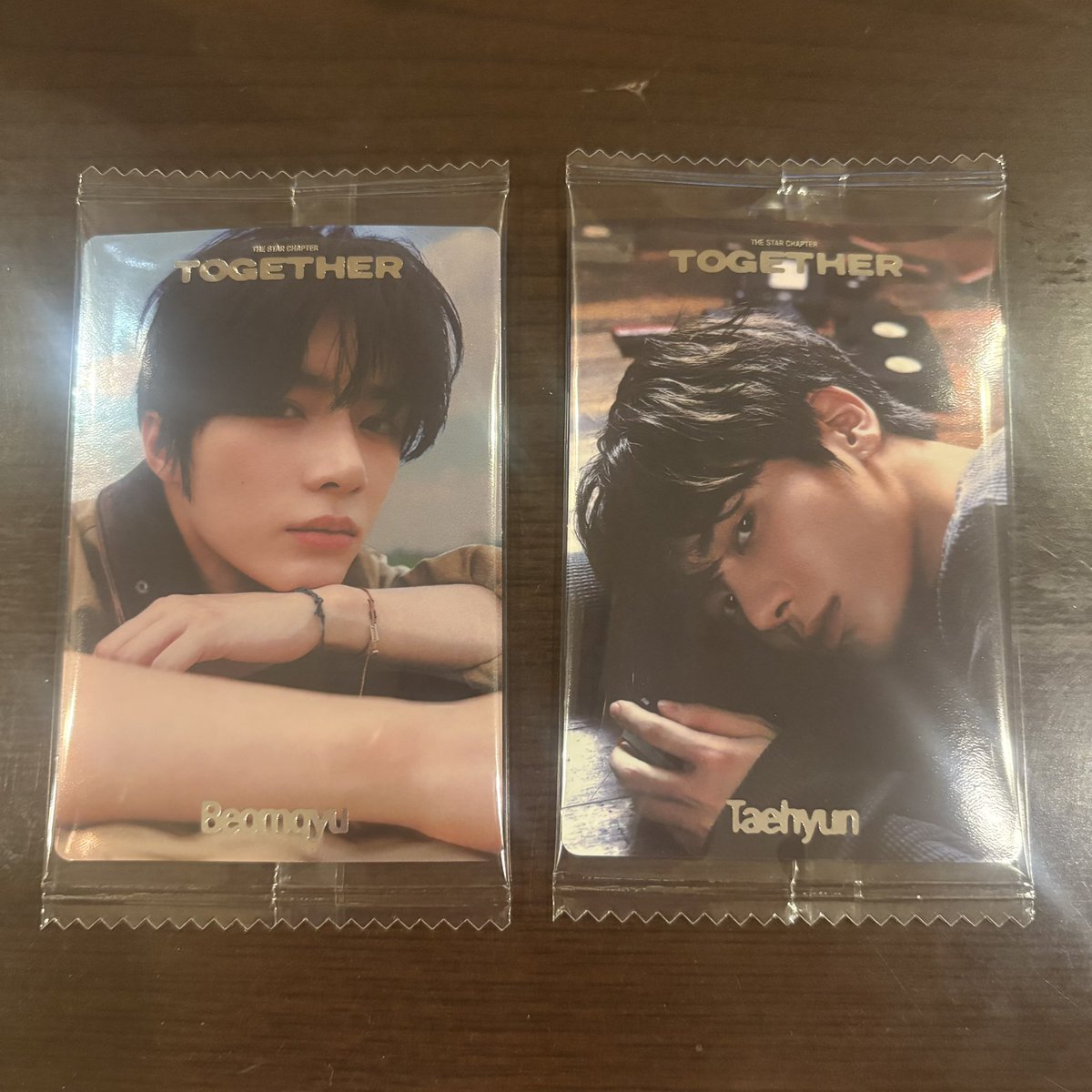 myn_40's tweet photo. バンダイ TXT ウエハース シール 交換

譲)  画像1枚目

求)  画像2枚目💖

2枚まとめての交換希望です🙇🏻‍♀️
異種交換で難しいかと思いますがお願いします！

郵送交換
お心あたりの方ご気軽にリプお待ちしております୨ৎ

 #TXT 
 #TXT交換 https://t.co/BToLHuQtw5