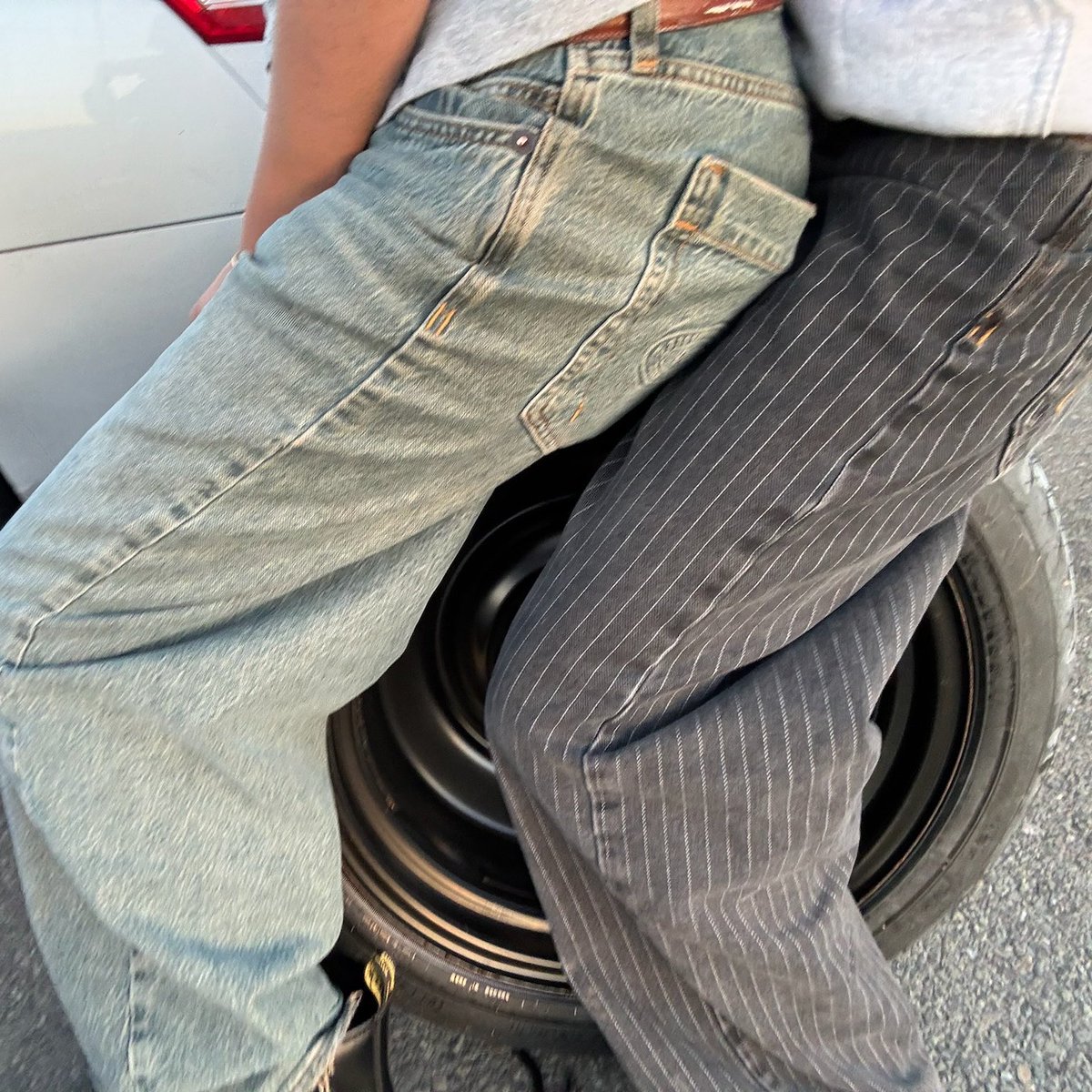 chcolcat's tweet photo. how many lesbians does it take to change a tire https://t.co/5t8LGjkzIe