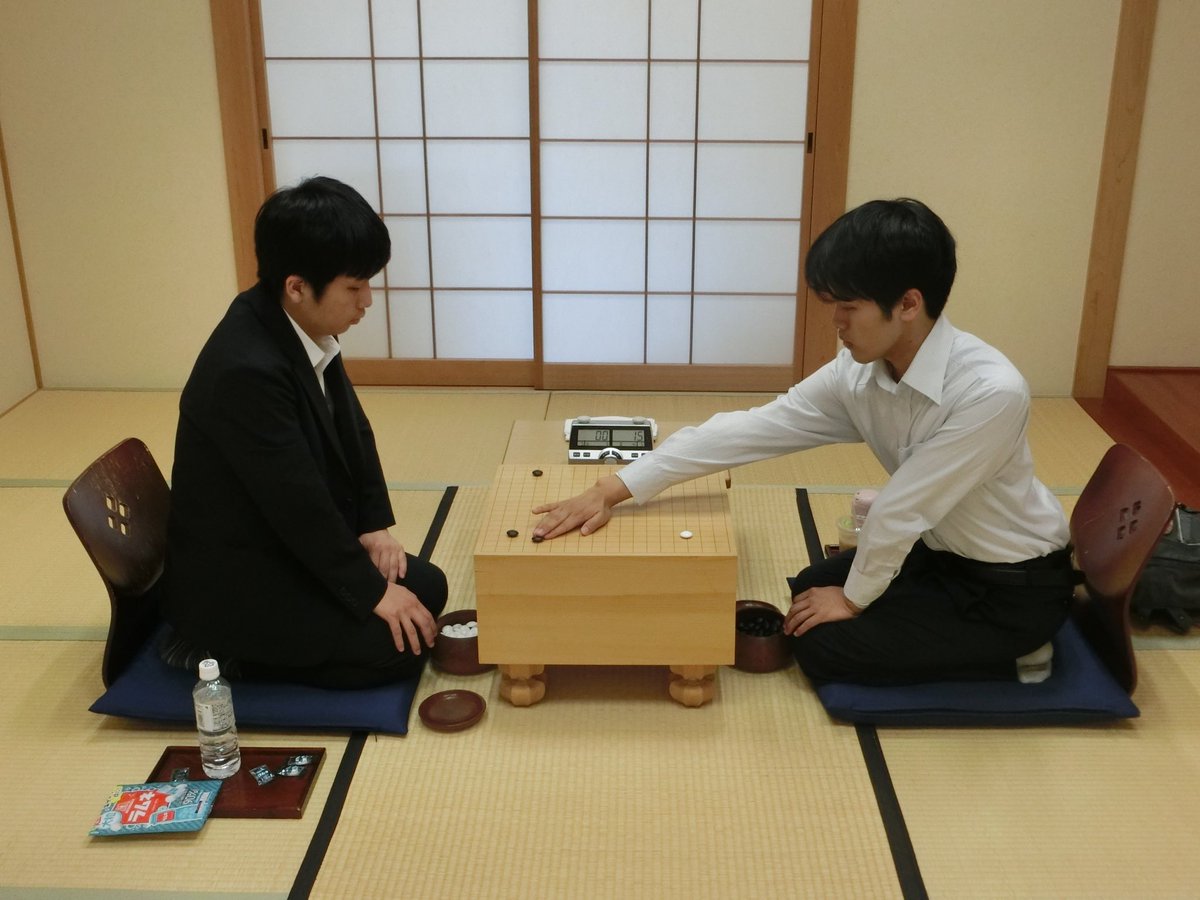 GUNYU_igo's tweet photo. 群遊2027ワイルドカード決定戦！
予選ブロックが開幕✨✨

本日「関西棋院男性ブロック」の2局が行われました！

熊木熙弥二段 対 髙橋良侑初段
熊木二段の1目半勝ち

熊木熙弥二段 対 平田蹴初段
平田初段の中押勝ち

平田蹴初段がベスト16へ進出となりました！
#群遊2027 https://t.co/r0baCsuZA6