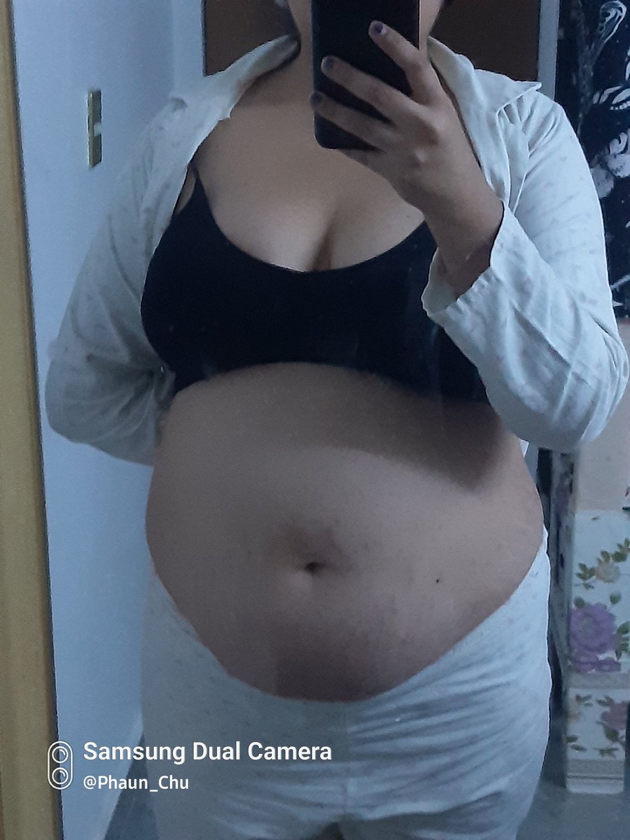 PhaunChu's tweet photo. Aquí el resultado de mi primer bloat de la noche, fue con mi batido para aumentar de peso

 #chubbygirl #feederism #bloatedbelly https://t.co/sOkT262D8q