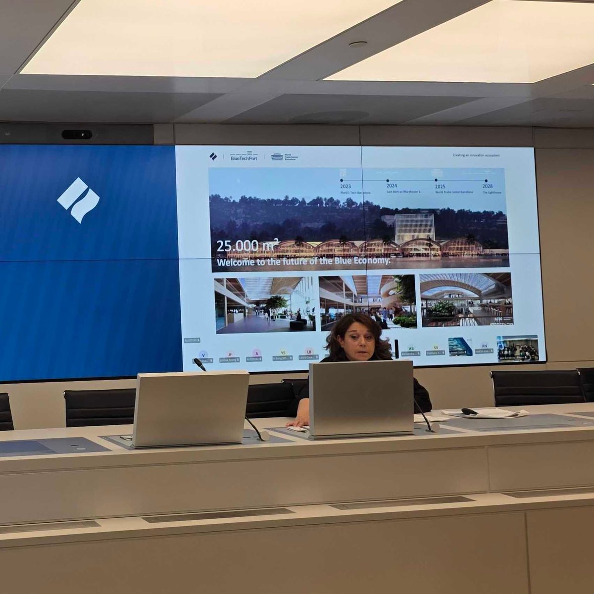 IGNISguide's tweet photo. Last week, #VesselChain showcased at the Port of Barcelona alongside the Singapore blue tech ecosystem mission.⚓🇪🇸 

A valuable opportunity to demonstrate how #Ignis #blockchain-powered solutions can drive greater transparency and efficiency across global shipping and logistics. https://t.co/eZNEADkiMS