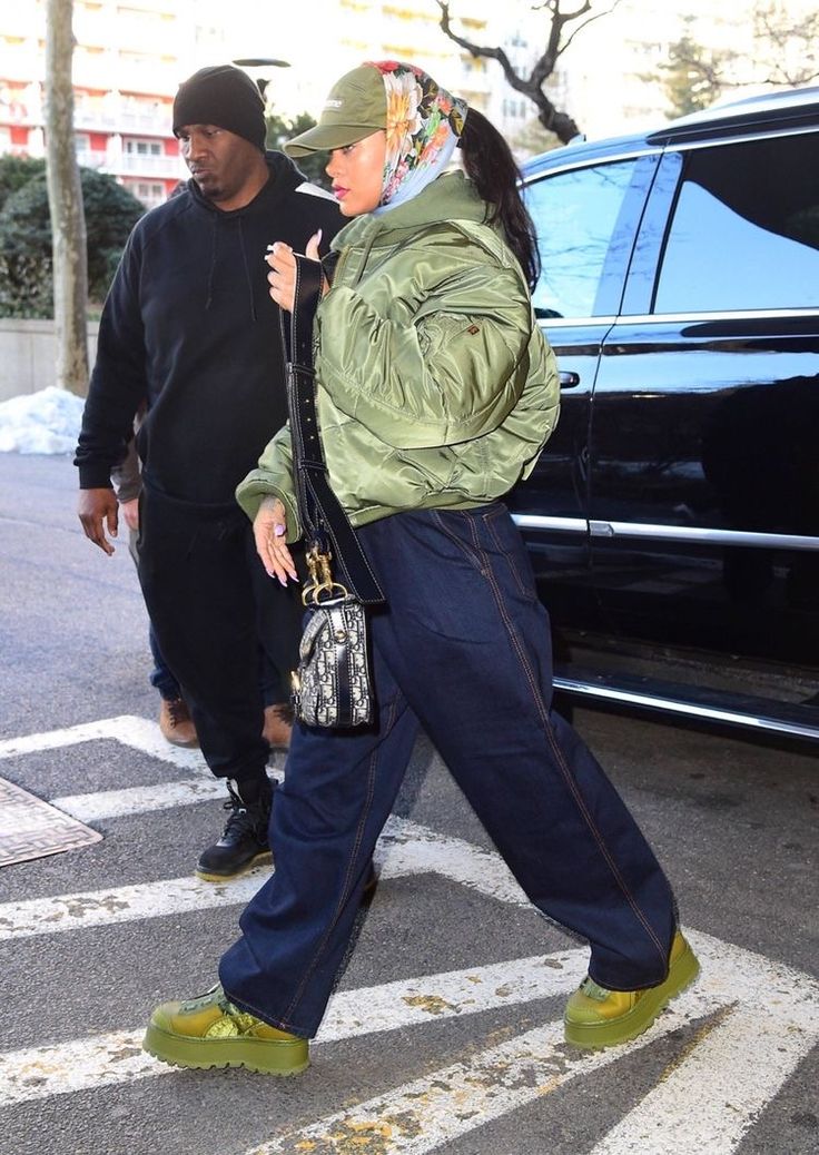 whoiismaleek's tweet photo. badgirlriri >>> https://t.co/tI8e0NWl7r