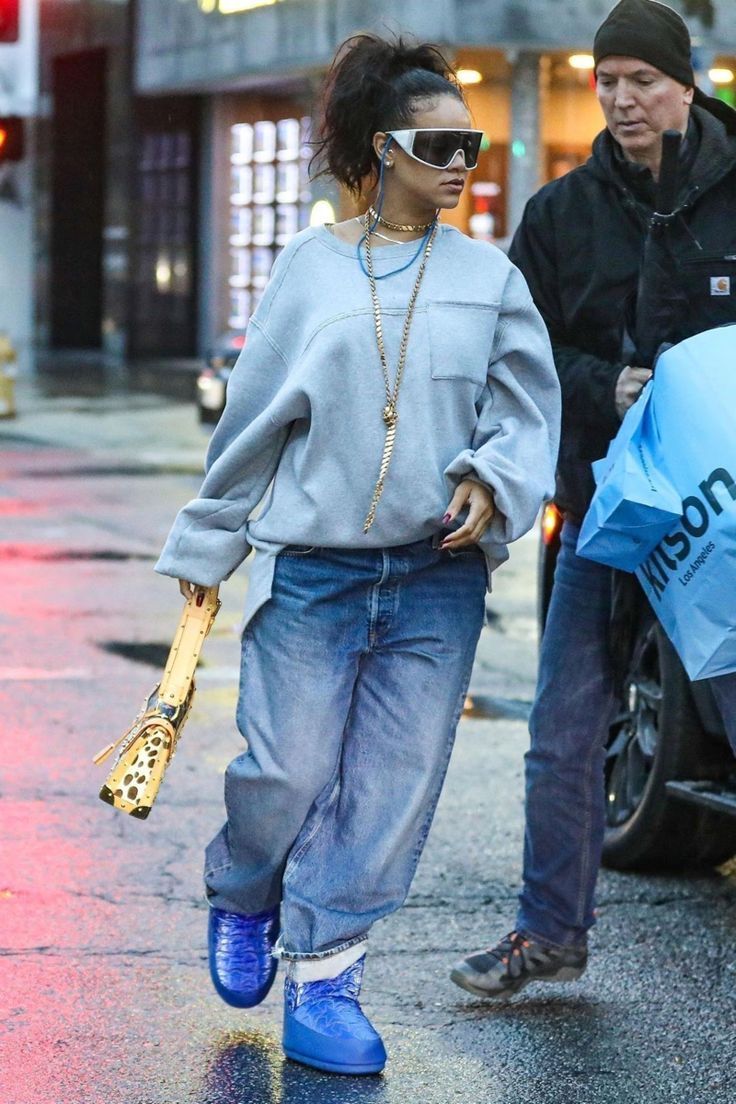 whoiismaleek's tweet photo. badgirlriri >>> https://t.co/tI8e0NWl7r