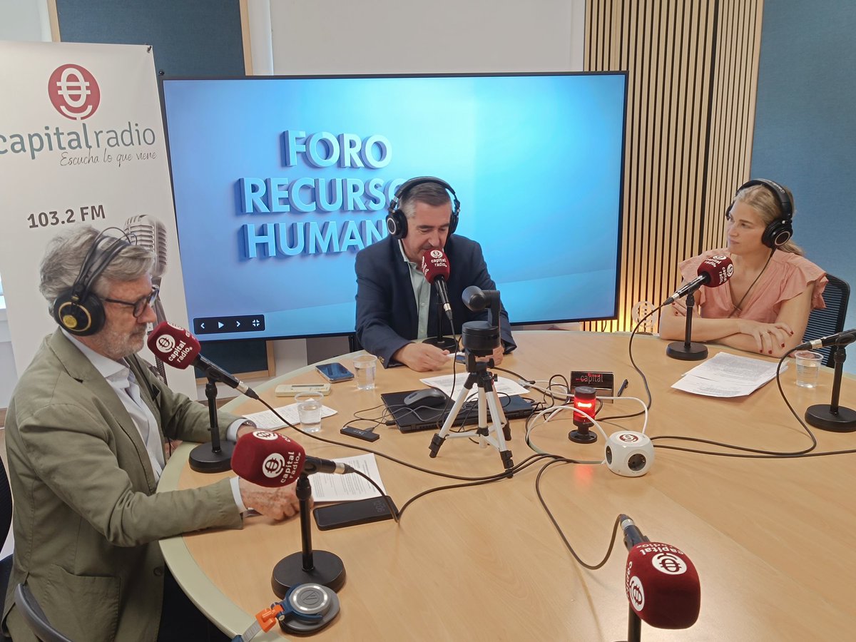 ForoRRHH's tweet photo. 🔴 Comenzamos nuestro programa de
@ForoRRHH con la dirección de @frangcabello en
@CAPITALRADIOB

👏 Hoy acompañados de @Fundmashumano y @shakersworks

#RRHH #PersonasyEmpresas

Escucha la mejor información sobre  #RRHH en https://t.co/JrpTwIvJdU https://t.co/zsWKYX01ug