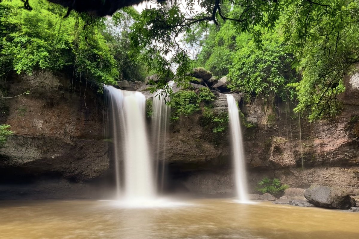 dwightronan's tweet photo. Two popular waterfalls in Khao Yai are Haew Narok and Haew Suwat. #nakhonnayok #nakhonratchasima #thailand https://t.co/WcCe4aqPit