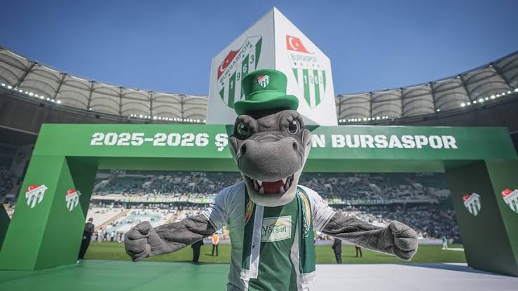 daktilock's tweet photo. Bursaspor, 63 yaşında. https://t.co/4HrwNmuH5J