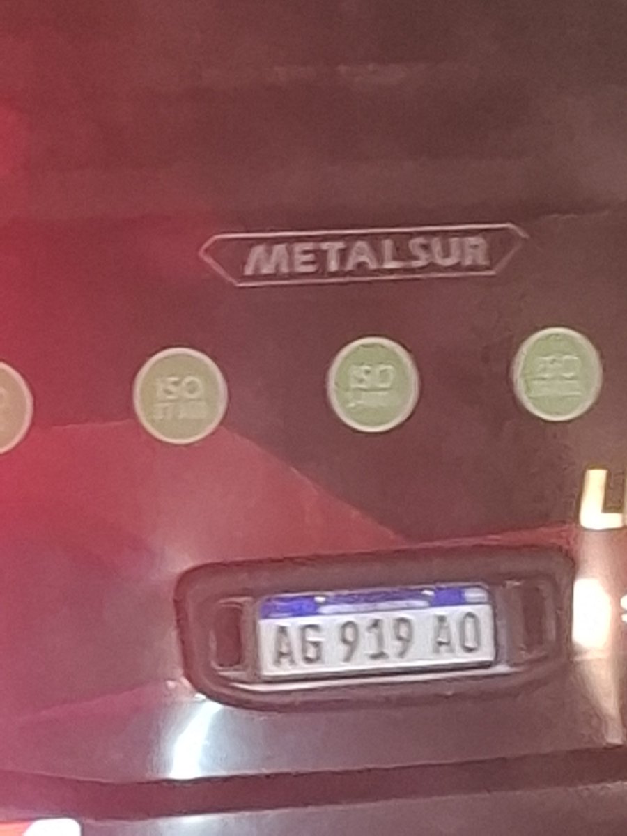 machibeq's tweet photo. Se autopercibe liviano...entrando a general paz por liviano....dps nos horrorisamos con los accidentes https://t.co/PXufhZRUqW