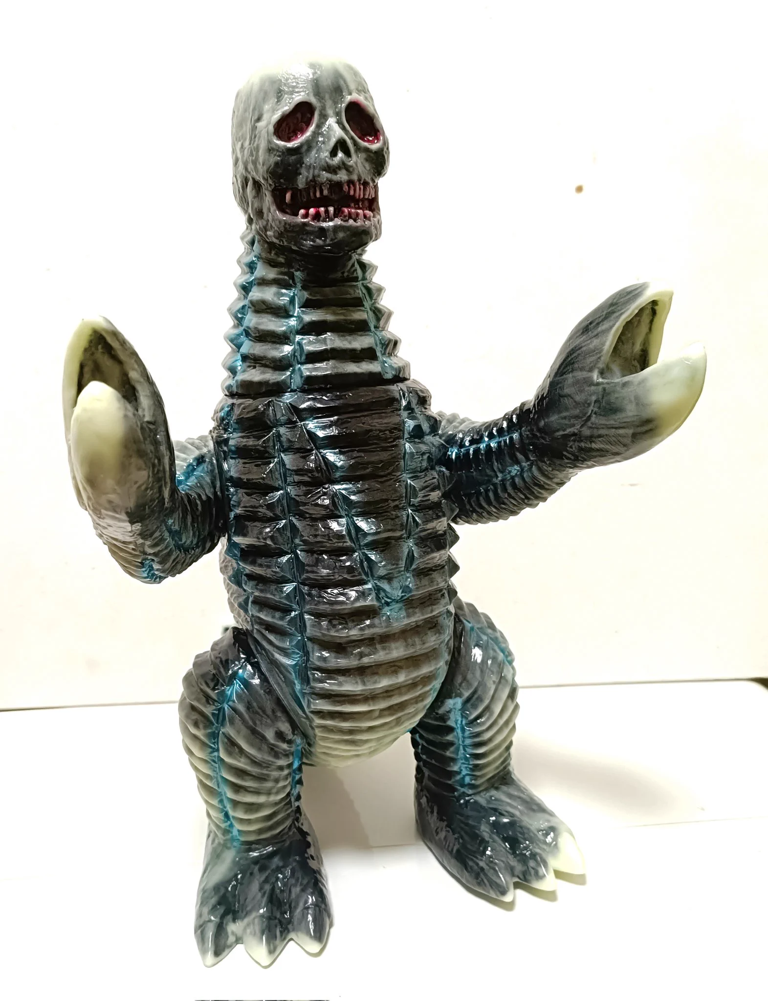 ドロメダ星人 ヘムロックカスタム マーミット スカルヘッドバット ソフビ KARZWORKS（マーミット） on X: 