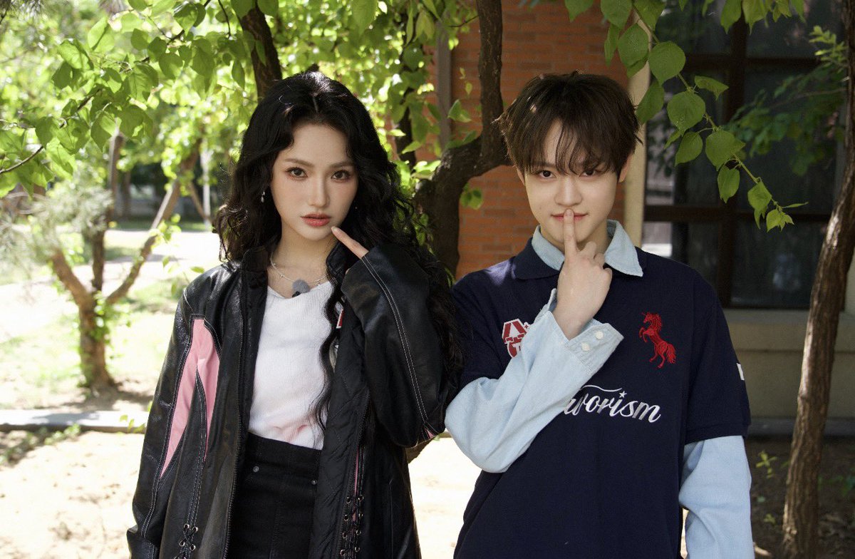 chenleveerse's tweet photo. xu xinwen rednote update with #CHENLE 🩵

chenle and xu xinwen jiejie kkyu 😭😭🫶🏻

🔗 https://t.co/gUx8dcQkwD
#천러 #チョンロ #钟辰乐 #辰乐 #CHENLE
#CHENLE_VoicesOfYouth #超燃青春的合唱 https://t.co/611JHdbjTr