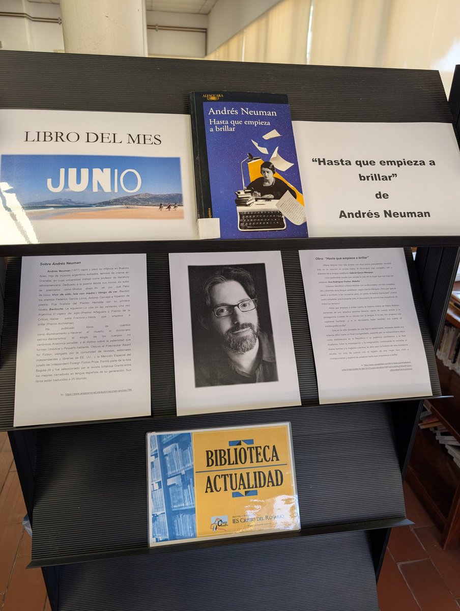 bibdulcechacon's tweet photo. Nada mejor para estas próximas vacaciones veraniegas que nuestra recomendación del libro del mes de junio: "Hasta que empieza a brillar" de Andrés Neuman. Un bonito homenaje a la historia y a la persona de la gran María Moliner. Que la disfrutéis. Buen verano 📚📖🌅🌄🤓 https://t.co/0cWuJFH10d