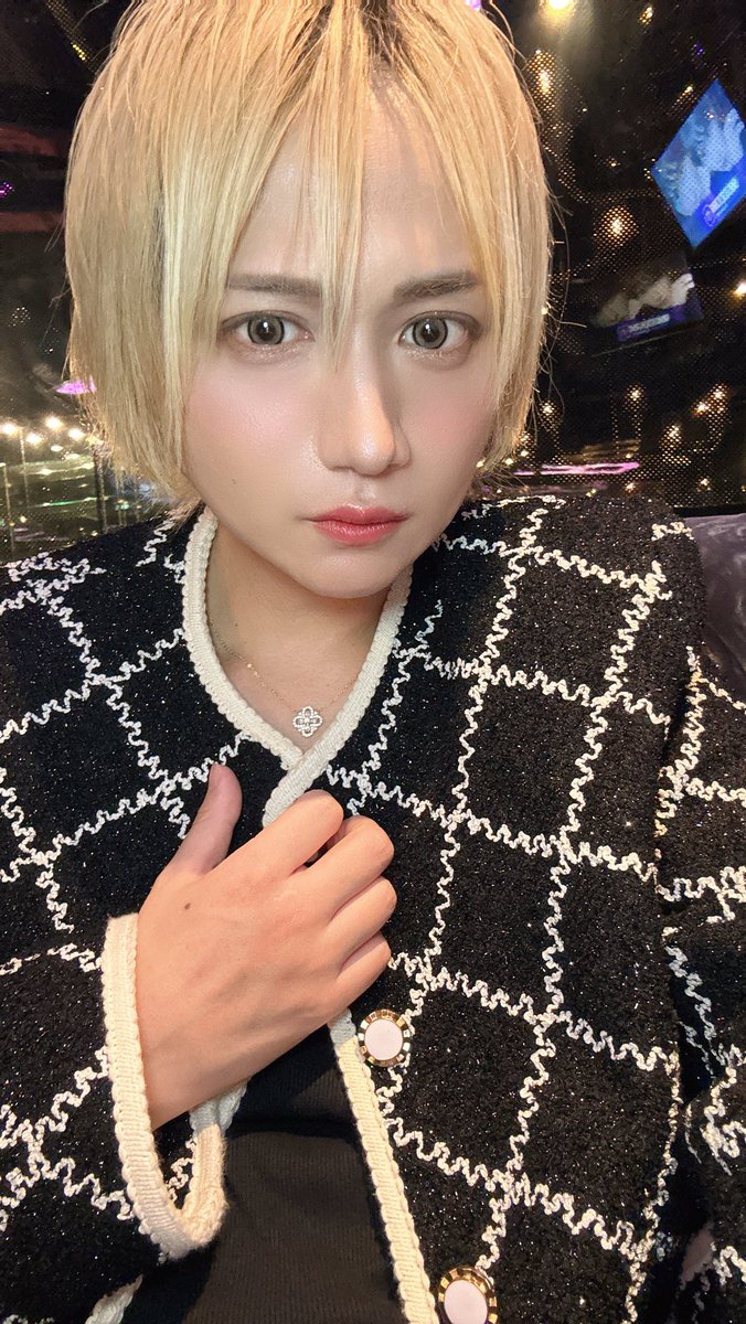 eclipse_maeda's tweet photo. 今月からイチゴか僕か選べます https://t.co/6VDPbtPos9