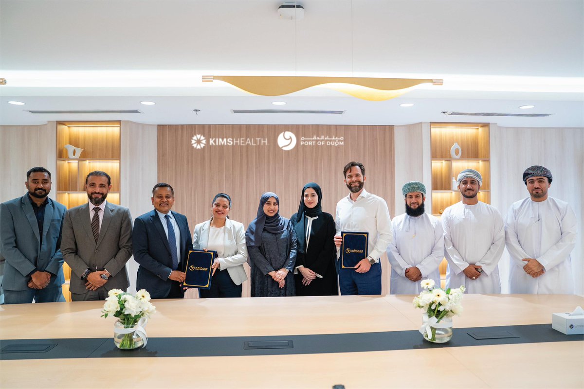 portofduqm's tweet photo. في إطار التزامه المستمر بتعزيز معايير الصحة والسلامة والرفاه في مختلف عملياته، يعلن #ميناء_الدقم عن إسناد عقد تشغيل وإدارة مركز الإسعافات الأولية والطوارئ بالميناء إلى كيمزهيلث عمان .
وستسهم هذه الشراكة الاستراتيجية في تعزيز خدمات الاستجابة الطبية الطارئة والإسعافات الأولية والرعاية الصحية المهنية للموظفين والمقاولين والزوار، بما يدعم توفير بيئة ��مل أكثر أمانًا وصحة واستدامة في مختلف مرافق الميناء.
ويعكس هذا التعاون حرص ميناء الدقم على تطبيق أفضل الممارسات العالمية في مجالات الصحة والسلامة، ودعم النمو المستدام للقطاعين الصناعي واللوجستي والقطاع البحري في سلطنة عُمان. 
#ميناء_الدقم #الصحة_والسلامة

As part of its ongoing commitment to enhancing health, safety, and wellbeing standards across its operations, #PortofDuqm has awarded KIMSHEALTH Oman the contract to operate and manage the Port’s Emergency First Aid Center.
This strategic partnership will strengthen the delivery of emergency medical response, first aid, and occupational healthcare services for employees, contractors, and visitors, contributing to a safer, healthier, and more resilient working environment across the port.
The agreement reflects Port of Duqm’s dedication to adopting international best practices in health and safety while supporting the sustainable growth of Oman’s industrial, logistics, and maritime sectors. 
#PortOfDuqm #HealthAndSafety