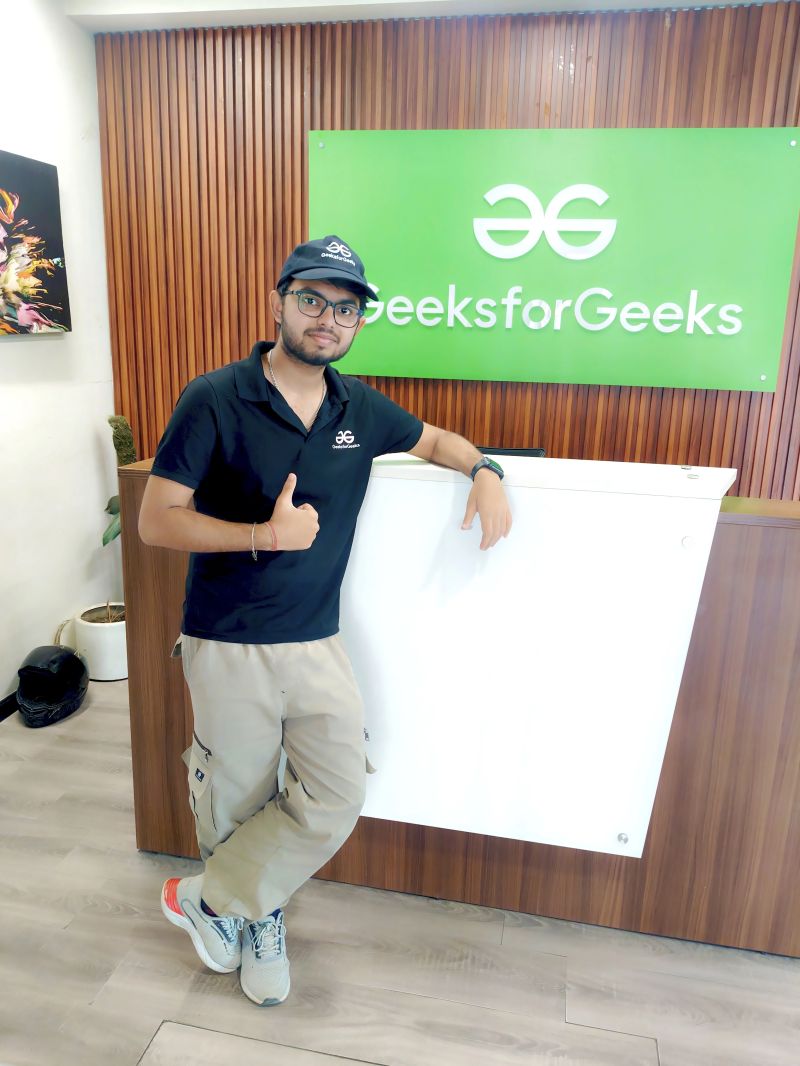 SCSE_GU's tweet photo. 🚀 Kudos to Ansh Vashisth (AIDS) for organizing a successful Shardeum Web3 Session with the GeeksforGeeks Noida community. The event explored blockchain, Web3 innovation, and the future of decentralized technology.

#Web3 #Blockchain #Shardeum #Innovation https://t.co/Q1Ks5gl7mn