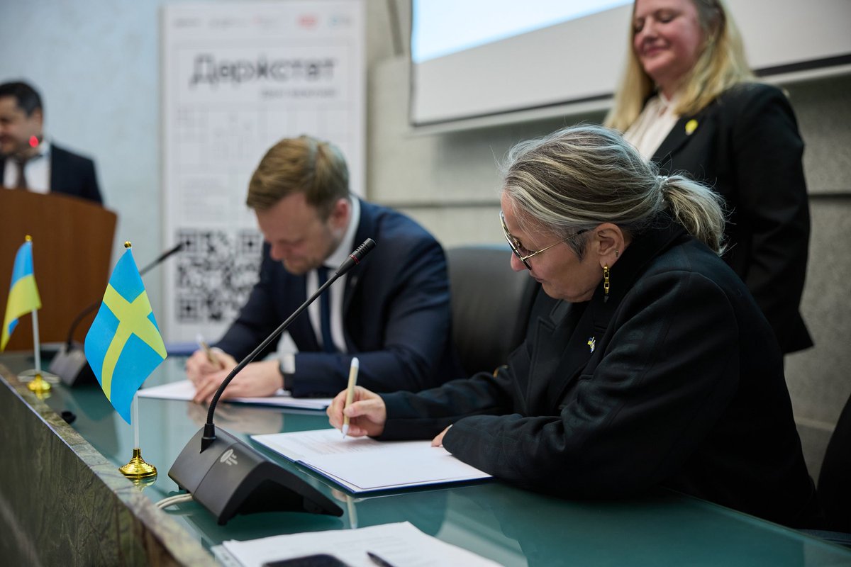 SwedeninUA's tweet photo. Ми обожнюємо статистику 📊

Статистика відіграє ключову роль у процесі євроінтеграції і, наприклад, дозволяє нам відстежувати просування України на шляху до ЄС 🇺🇦🇪🇺

28 травня ми розпочали нову співпрацю з нашими українськими та естонськими колегами та делегацією ЄС 🤝 🇺🇦🇸🇪🇪🇪🇪🇺 https://t.co/t8MY3JaEOE